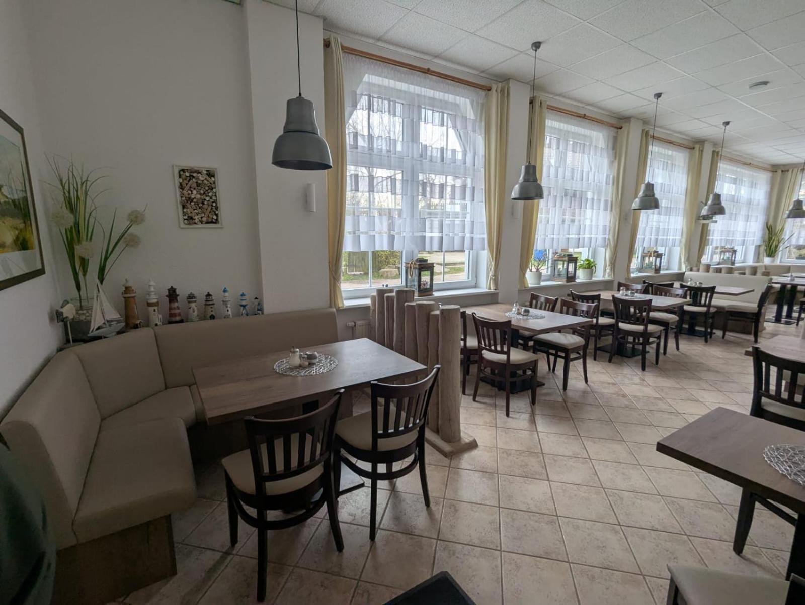 Pension & Restaurant Haus Hiddensee Kloster Exterior foto