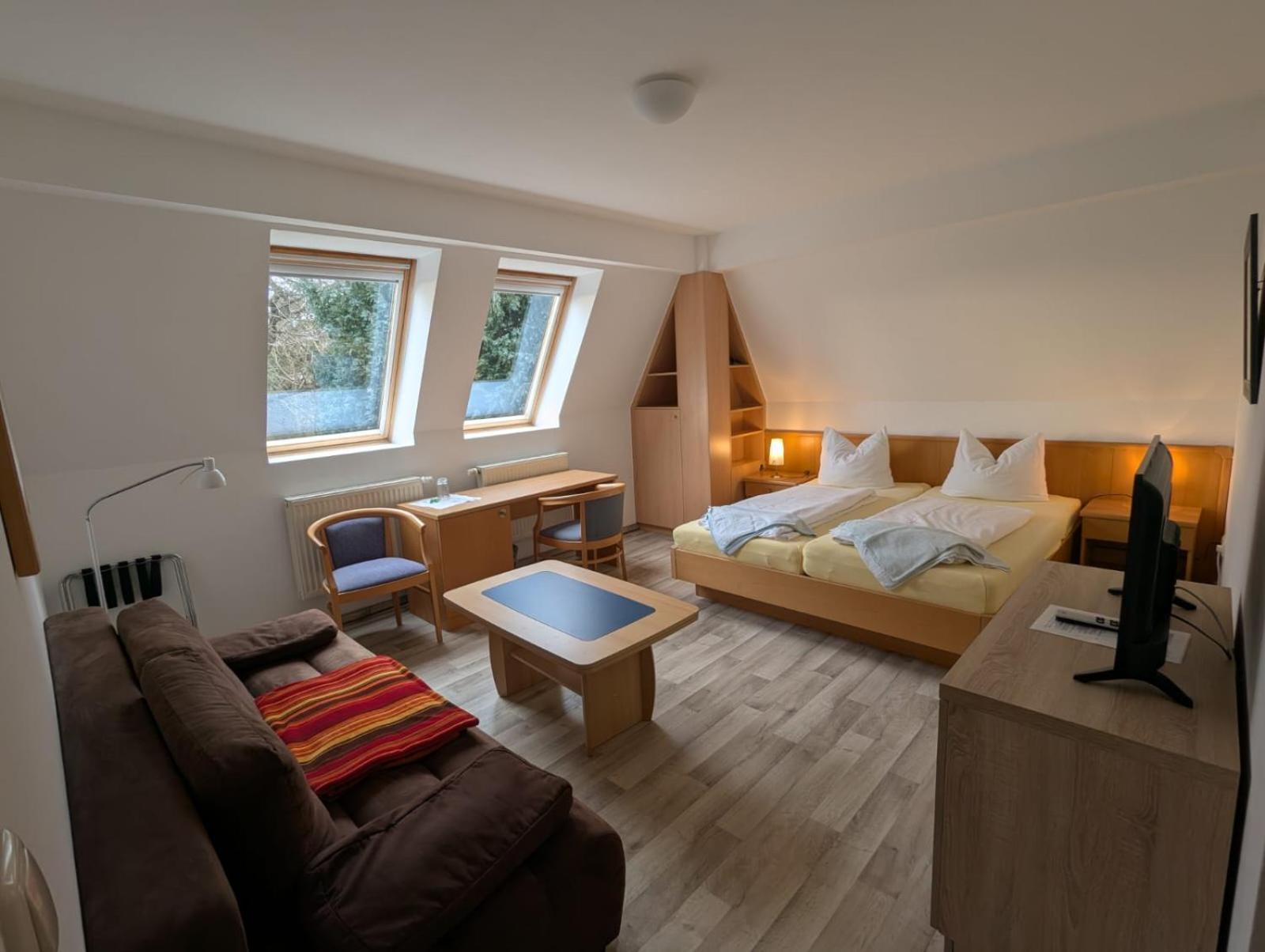 Pension & Restaurant Haus Hiddensee Kloster Exterior foto