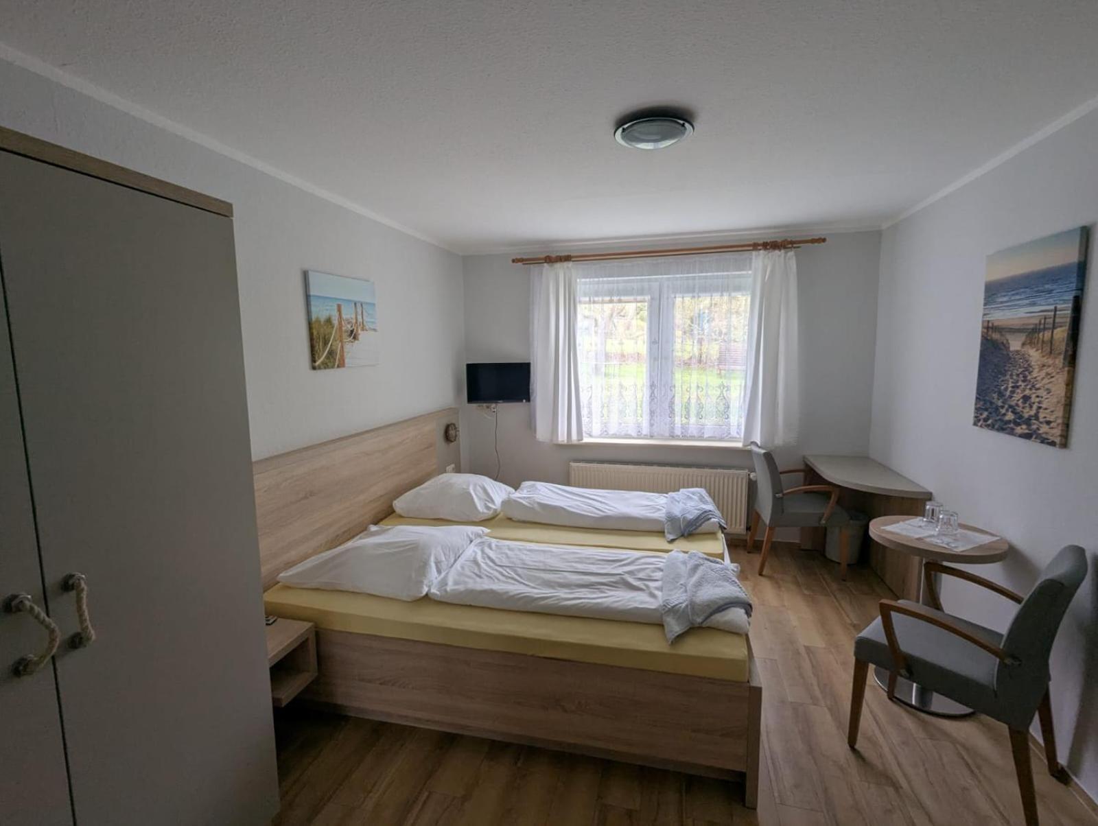 Pension & Restaurant Haus Hiddensee Kloster Exterior foto
