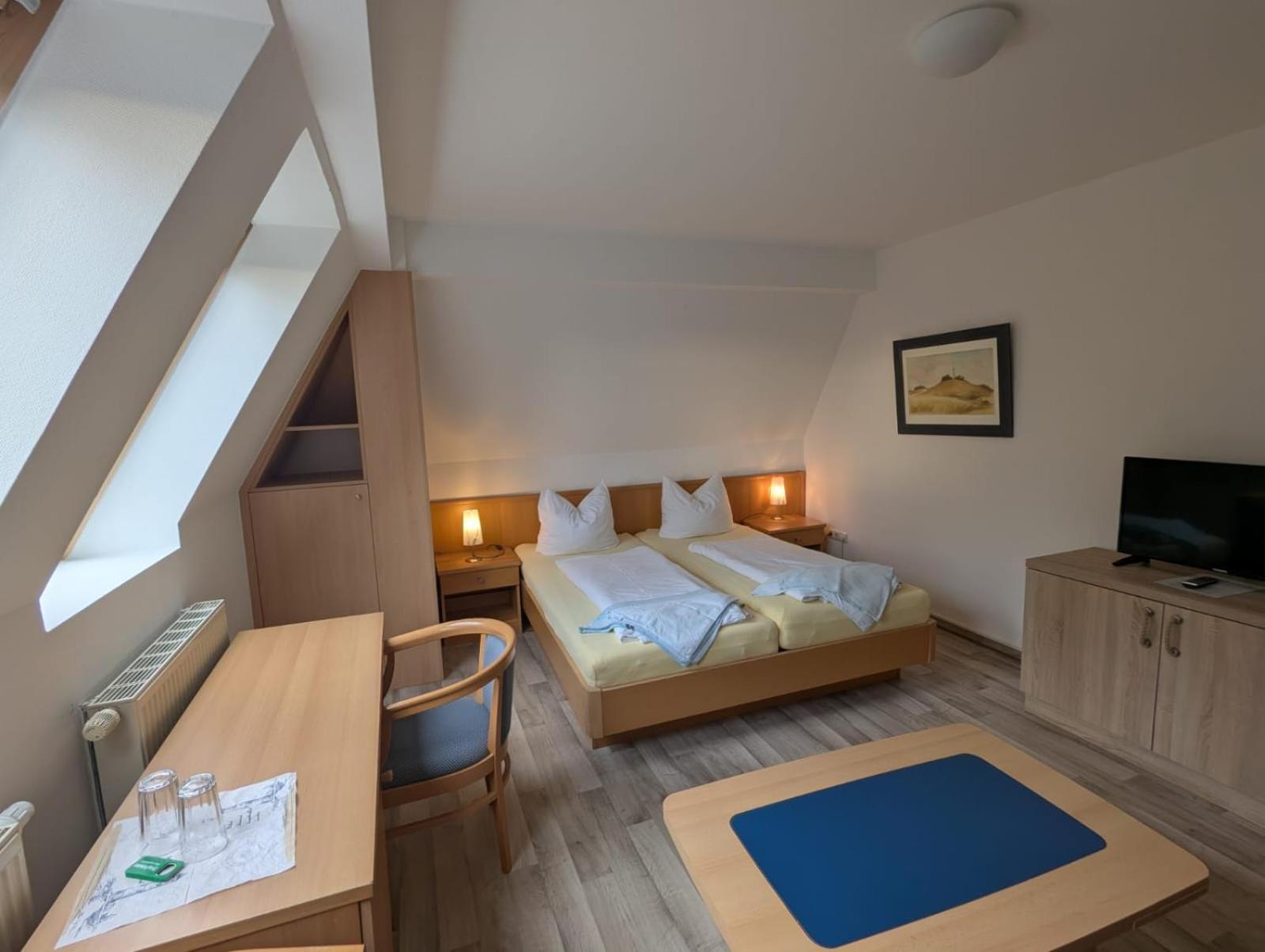 Pension & Restaurant Haus Hiddensee Kloster Exterior foto
